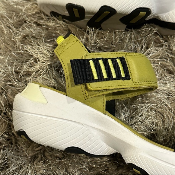 Sorel Explorer Blitz Stride Sandal - Picture 8 of 14